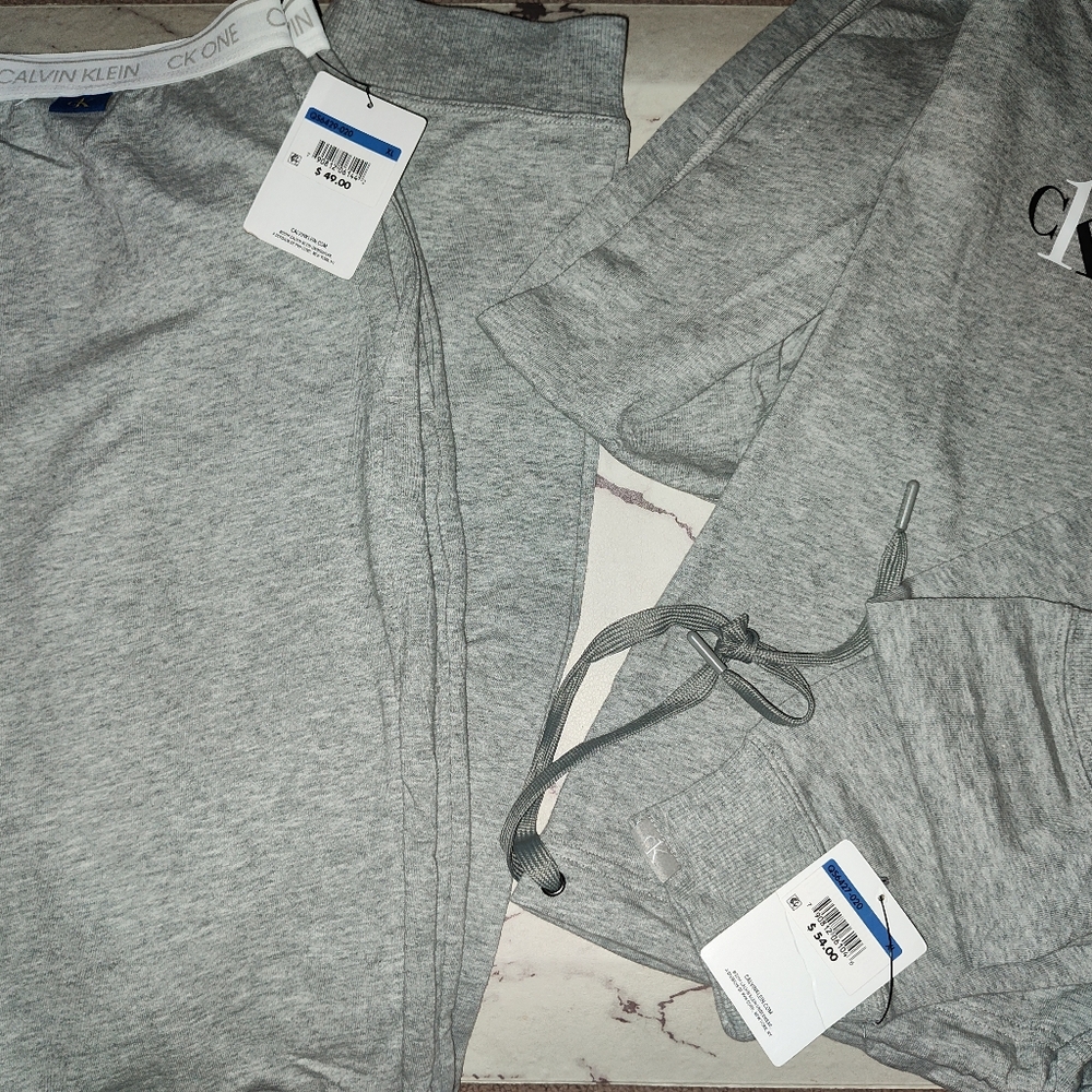 Calvin Klein Women's Gray Lounge Wear Sweat Outfit